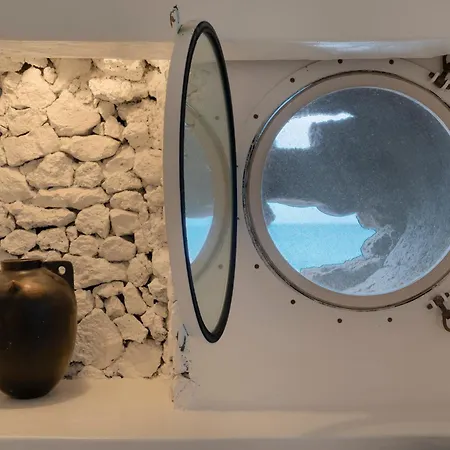 Вилла Luxury Sea Front Caleton 40 *