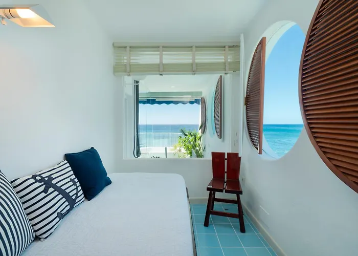 Luxury Sea Front Caleton 40