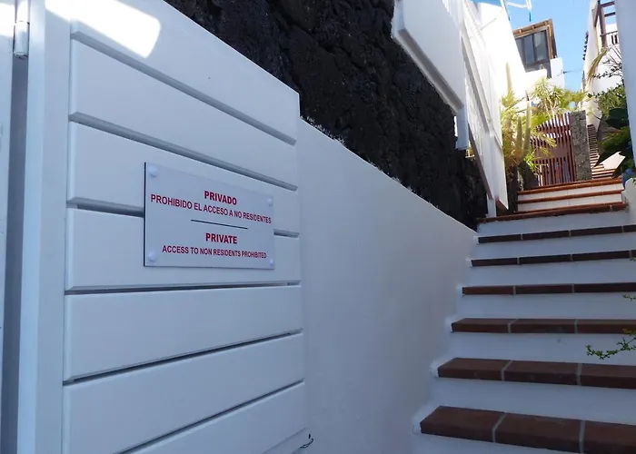 Luxury Sea Front Caleton 40