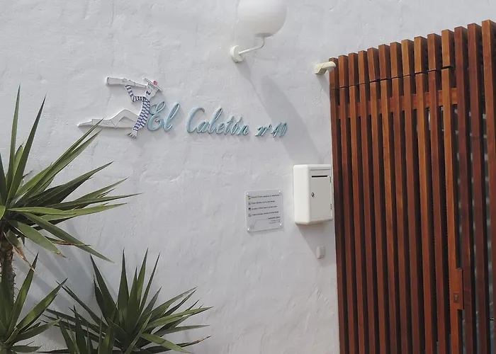 Luxury Sea Front Caleton 40 *