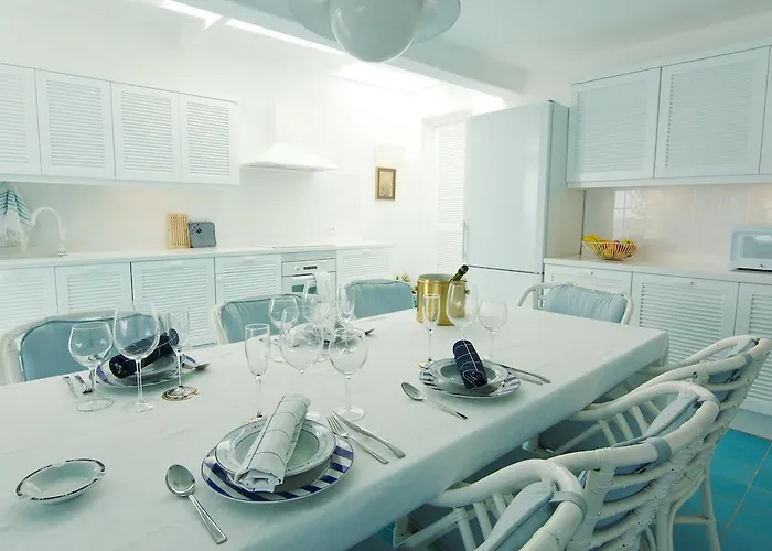 Luxury Sea Front Caleton 40