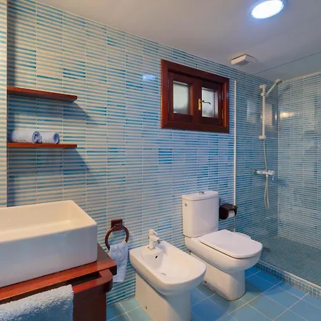 Luxury Sea Front Caleton 40 Villa