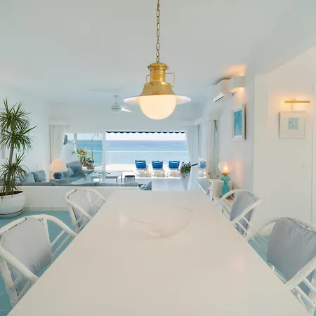 Luxury Sea Front Caleton 40 *