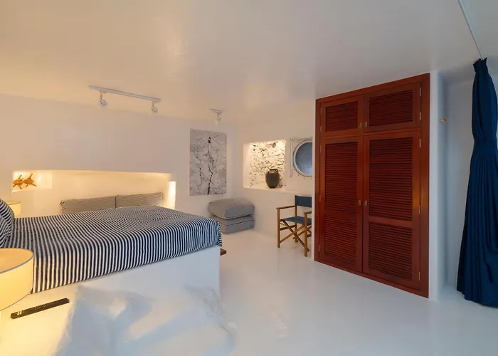 Villa Luxury Sea Front Caleton 40