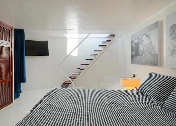 Luxury Sea Front Caleton 40 Villa *