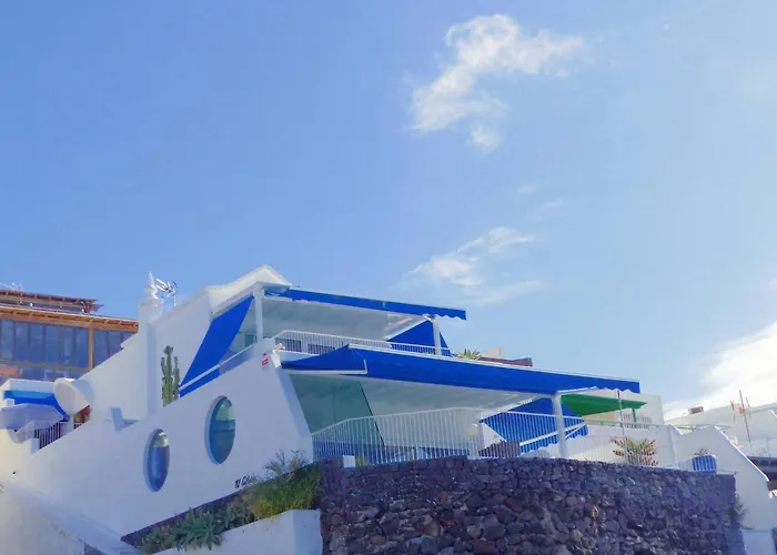 Luxury Sea Front Caleton 40 Villa *