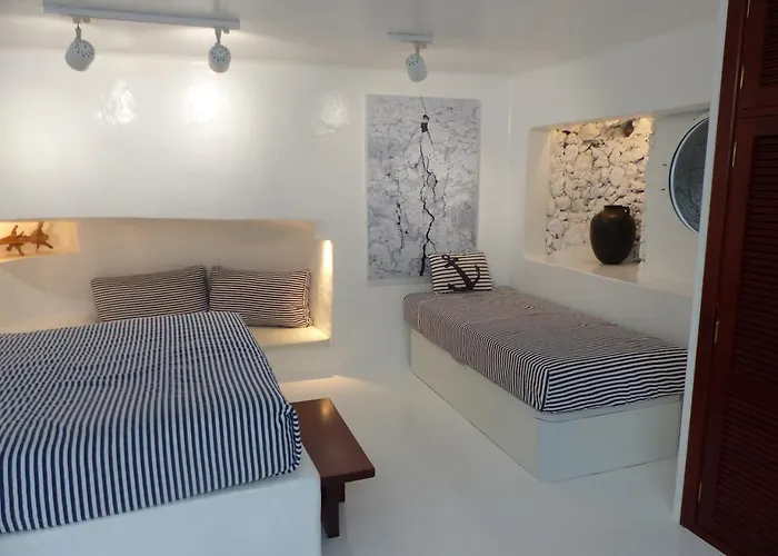 Villa Luxury Sea Front Caleton 40