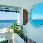 Villa Luxury Sea Front Caleton 40