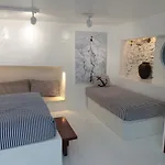 Villa Luxury Sea Front Caleton 40